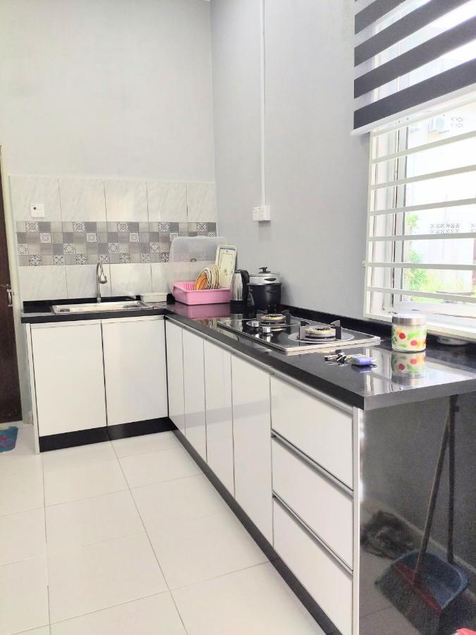 Private Pool Cassa Dinies, Wifi , Bbq,10 Pax Villa Rantau Panjang Exteriör bild