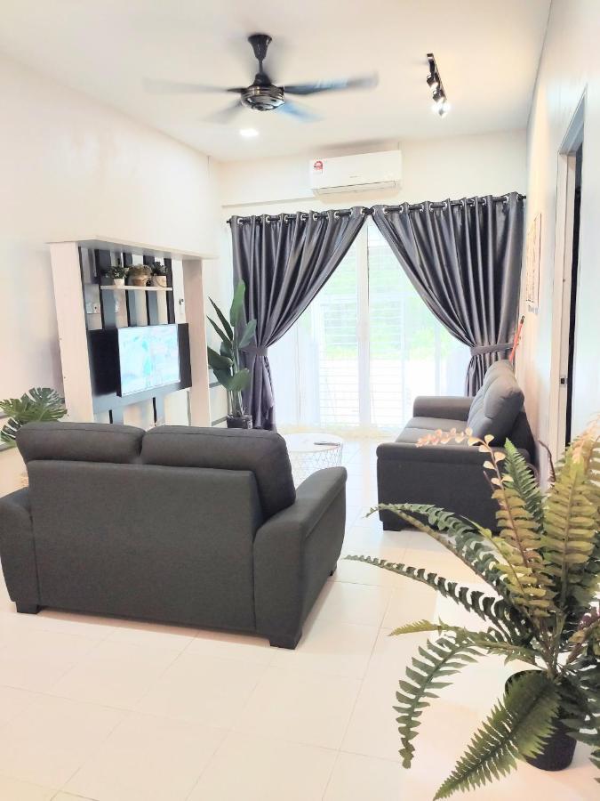 Private Pool Cassa Dinies, Wifi , Bbq,10 Pax Villa Rantau Panjang Exteriör bild