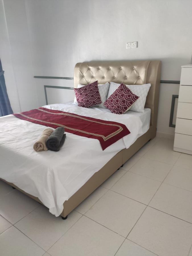 Private Pool Cassa Dinies, Wifi , Bbq,10 Pax Villa Rantau Panjang Exteriör bild
