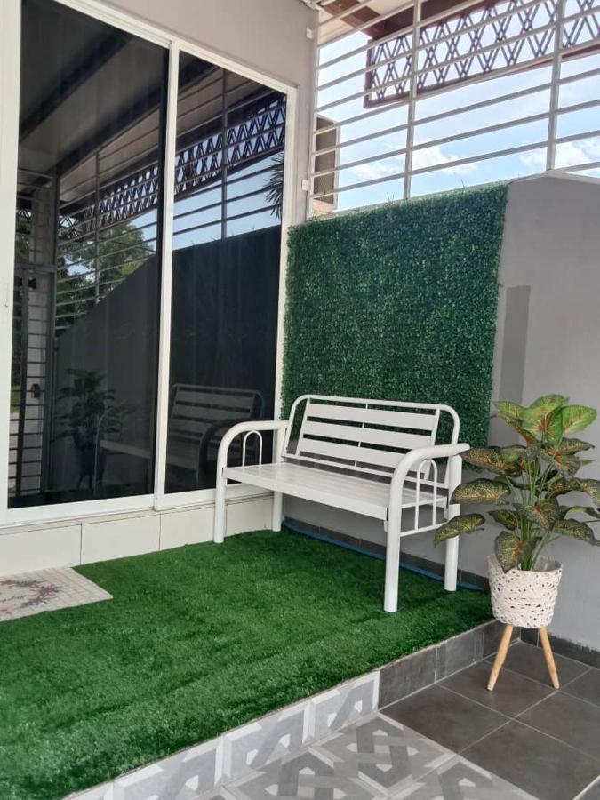 Private Pool Cassa Dinies, Wifi , Bbq,10 Pax Villa Rantau Panjang Exteriör bild