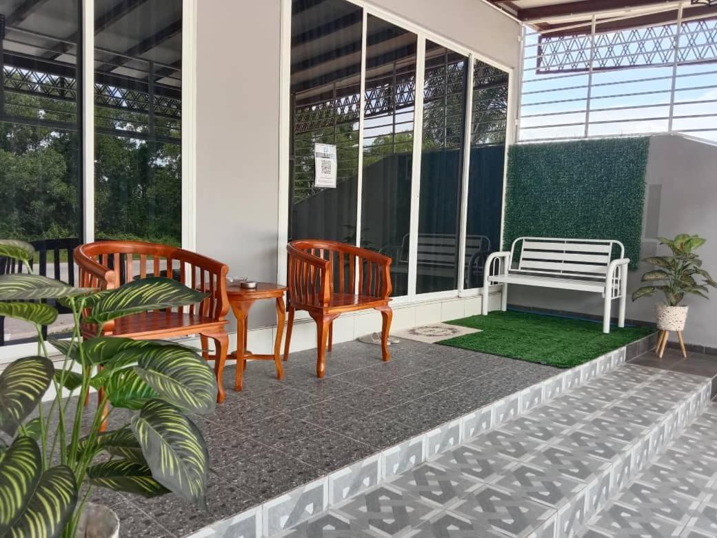 Private Pool Cassa Dinies, Wifi , Bbq,10 Pax Villa Rantau Panjang Exteriör bild