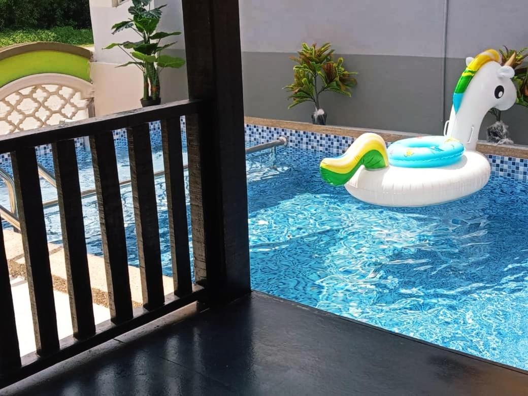 Private Pool Cassa Dinies, Wifi , Bbq,10 Pax Villa Rantau Panjang Exteriör bild