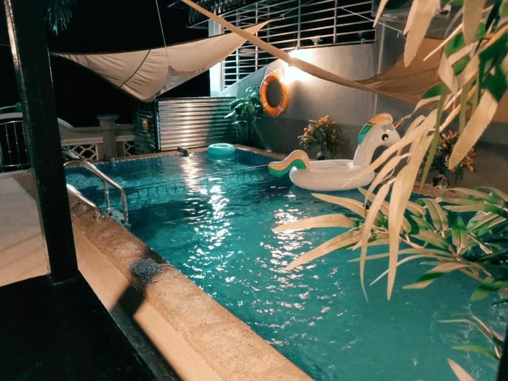 Private Pool Cassa Dinies, Wifi , Bbq,10 Pax Villa Rantau Panjang Exteriör bild