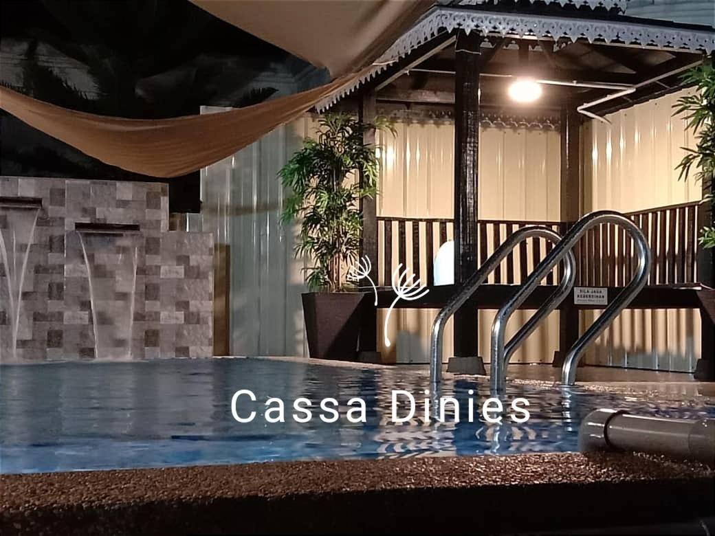 Private Pool Cassa Dinies, Wifi , Bbq,10 Pax Villa Rantau Panjang Exteriör bild