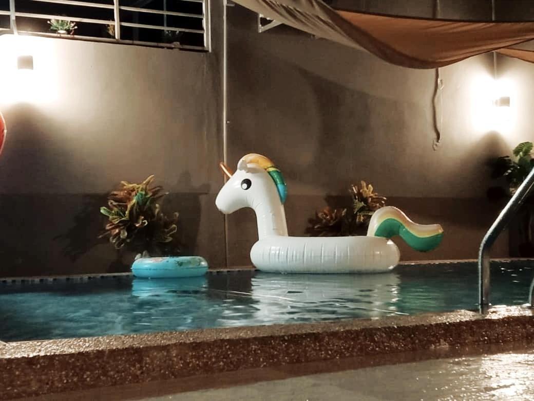 Private Pool Cassa Dinies, Wifi , Bbq,10 Pax Villa Rantau Panjang Exteriör bild