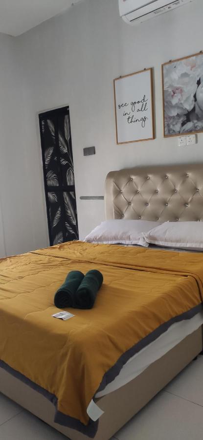 Private Pool Cassa Dinies, Wifi , Bbq,10 Pax Villa Rantau Panjang Exteriör bild